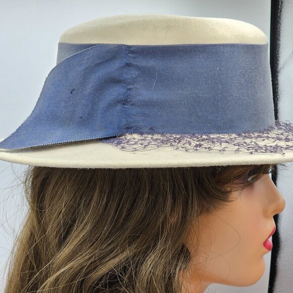 Vintage Women's Wool Felt Hat With Navy Ribbon & Lace Accent Project Hat - Picture 2 of 10